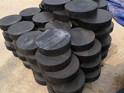铁东区板式橡胶支座由若干层橡胶片与薄钢板经加压硫化